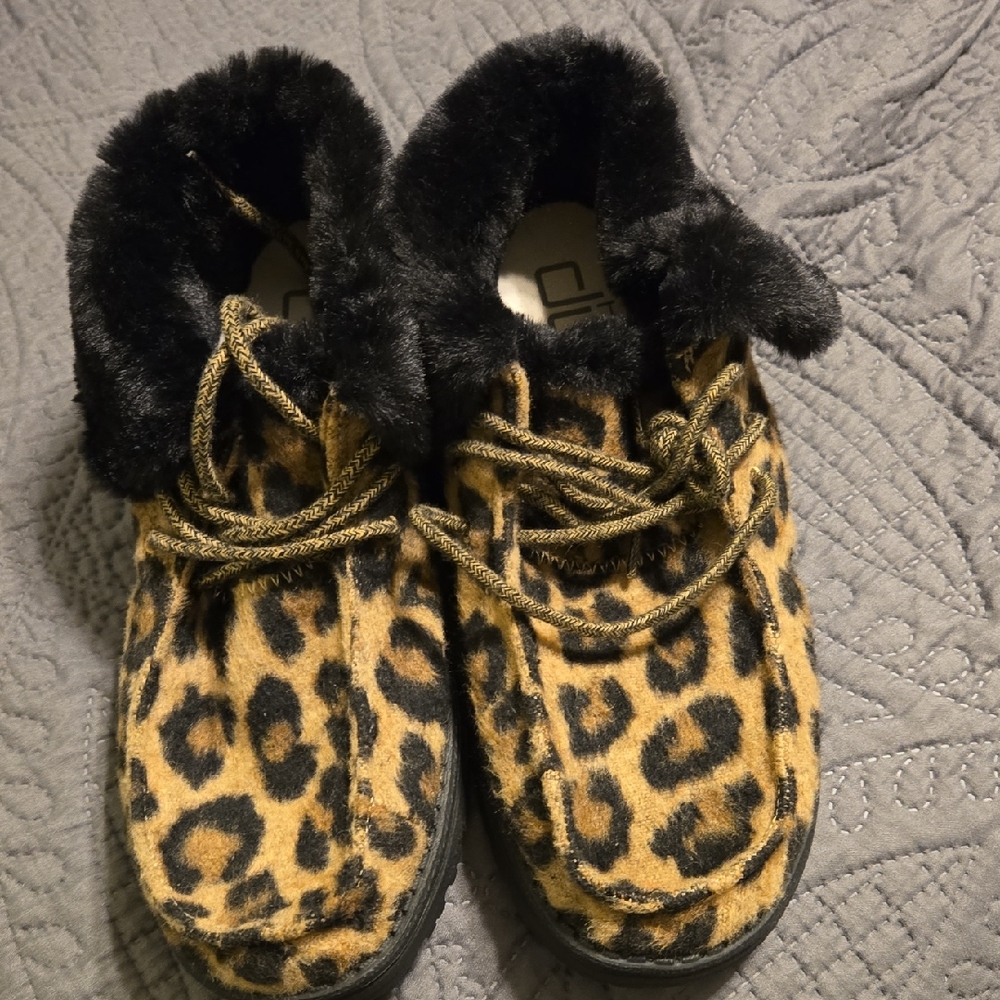 Hey Dude Leopard Print Fur-Lined Shoes Never Worn